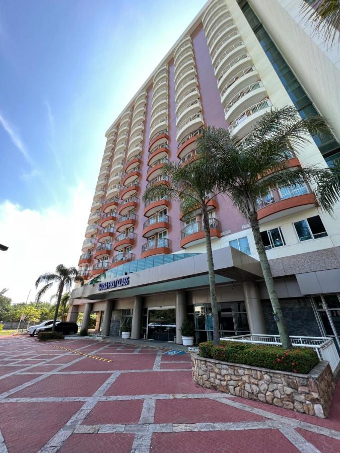 Appart hôtel Flat Com Vista Panoramica -15- Na Barra Da Tijuca - Estacionamento Gratuito - Frigobar - Ar Condicionado - Piscina - Academia - Balsa Gratis - Varanda - Vista Parcial Mar E Lagoa