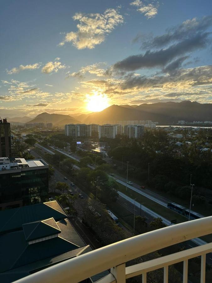 Appart hôtel Flat Com Vista Panoramica -15- Na Barra Da Tijuca - Estacionamento Gratuito - Frigobar - Ar Condicionado - Piscina - Academia - Balsa Gratis - Varanda - Vista Parcial Mar E Lagoa Rio de Janeiro