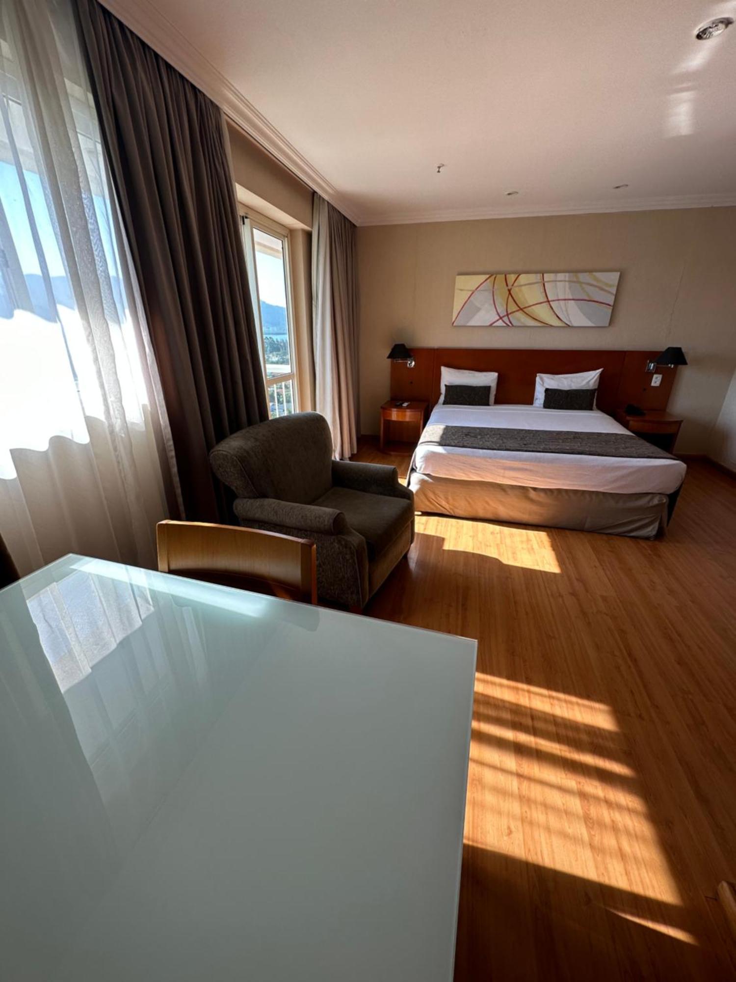 Appart hôtel Flat Com Vista Panoramica -15- Na Barra Da Tijuca - Estacionamento Gratuito - Frigobar - Ar Condicionado - Piscina - Academia - Balsa Gratis - Varanda - Vista Parcial Mar E Lagoa *