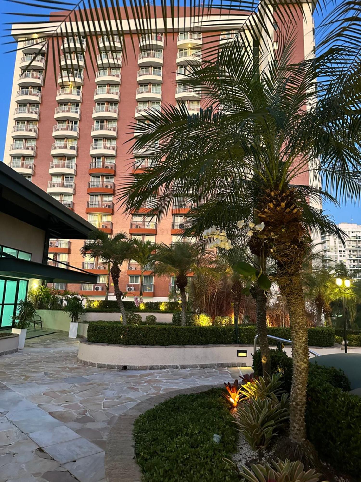 Appart hôtel Flat Com Vista Panoramica -15- Na Barra Da Tijuca - Estacionamento Gratuito - Frigobar - Ar Condicionado - Piscina - Academia - Balsa Gratis - Varanda - Vista Parcial Mar E Lagoa