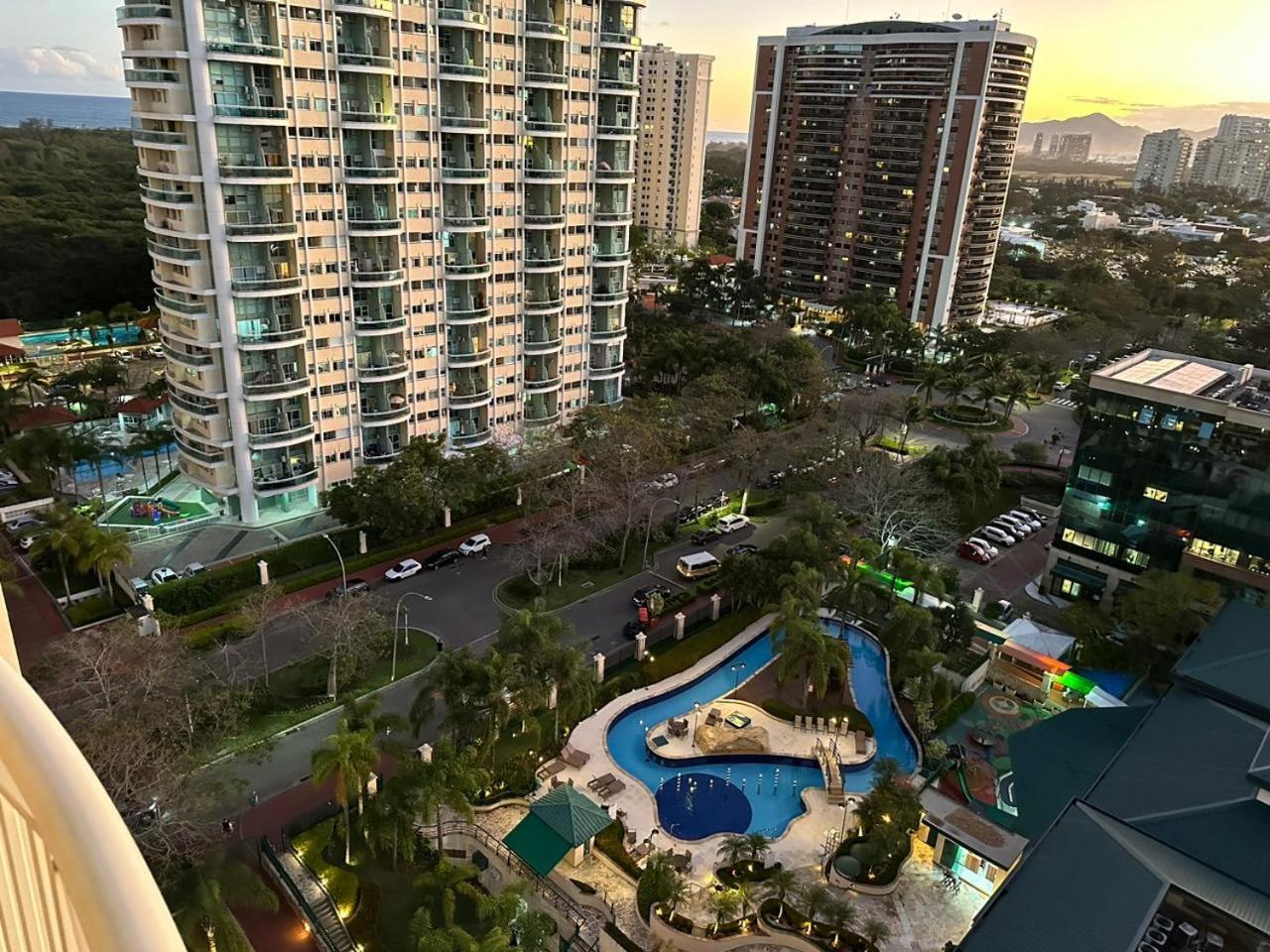 Flat Com Vista Panoramica -15- Na Barra Da Tijuca - Estacionamento Gratuito - Frigobar - Ar Condicionado - Piscina - Academia - Balsa Gratis - Varanda - Vista Parcial Mar E Lagoa *